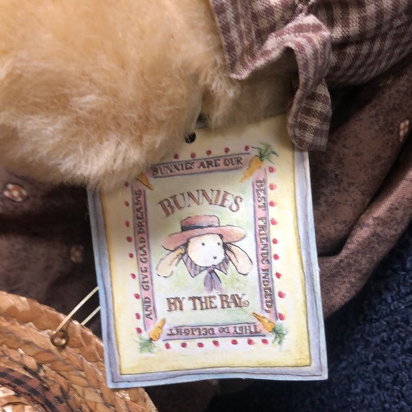 One of a kind Bunny By The Bay. Excellent condition. - Picture 3 of 7